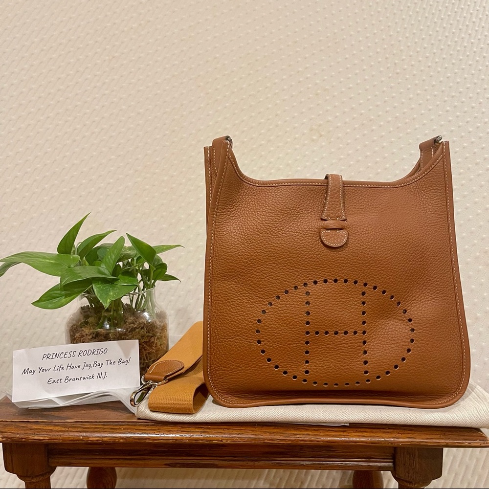 Authentic Hermés Evelyne III GM Crossbody Bag - Picture 1 of 13